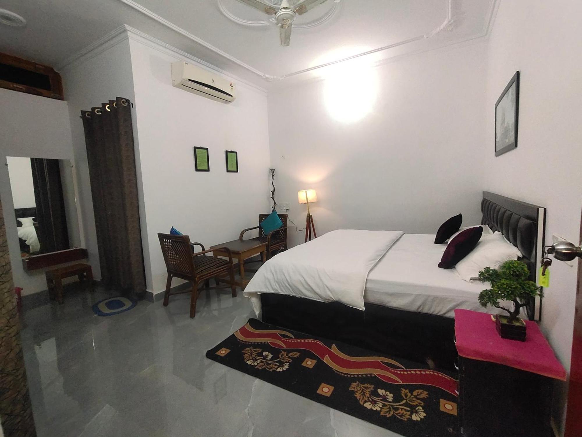 Khajuraho Glory Homestay Exteriör bild