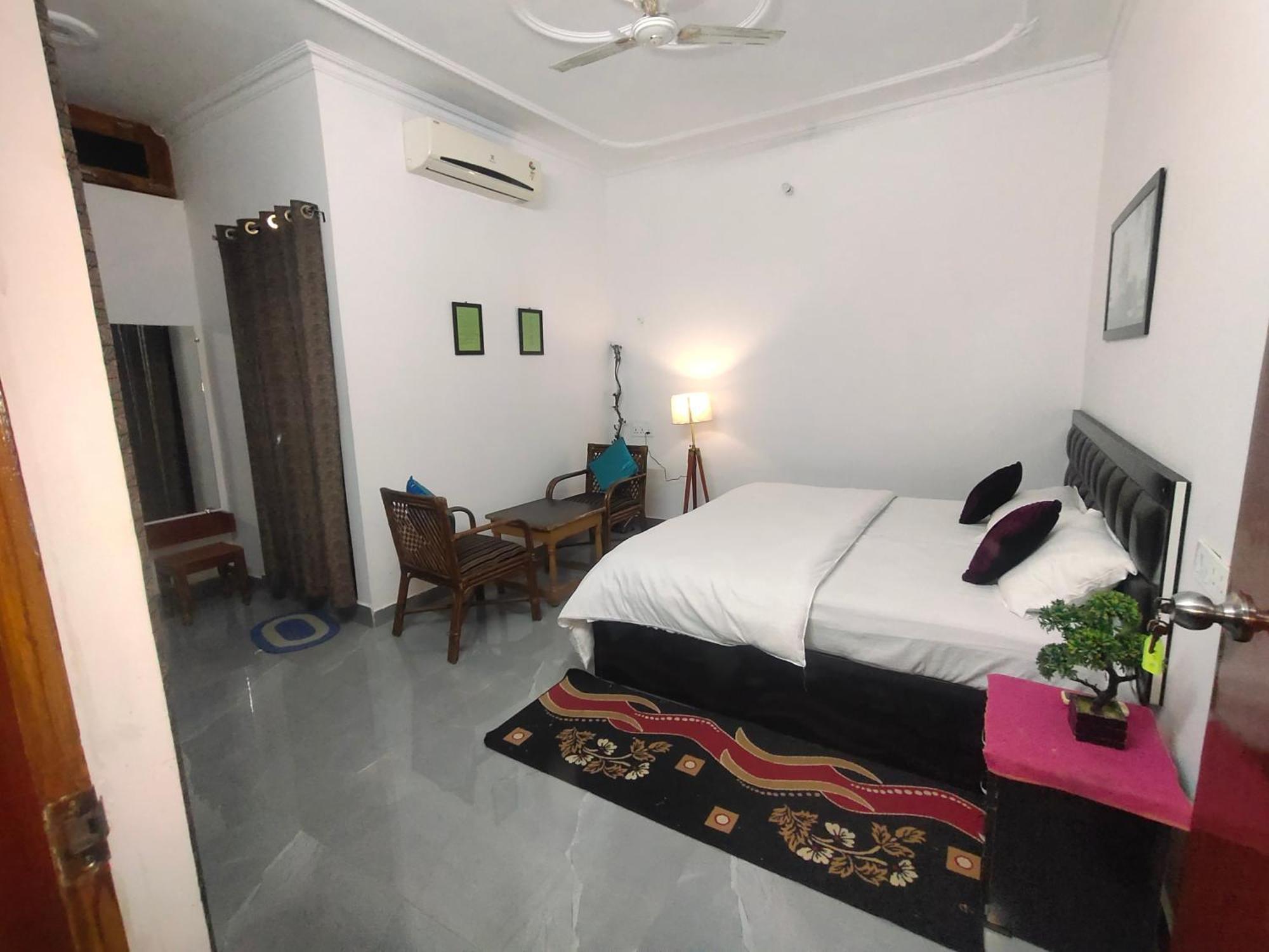 Khajuraho Glory Homestay Exteriör bild
