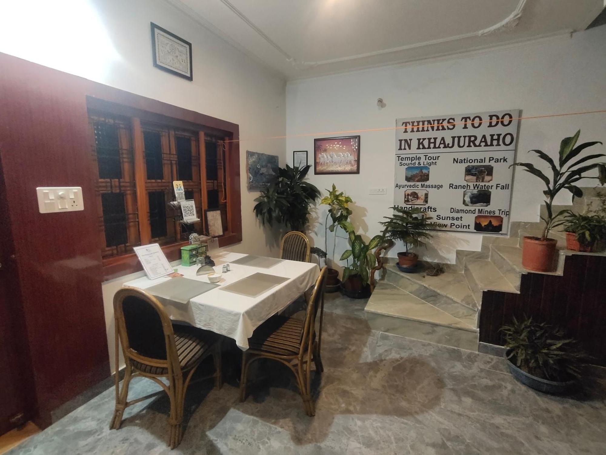 Khajuraho Glory Homestay Exteriör bild
