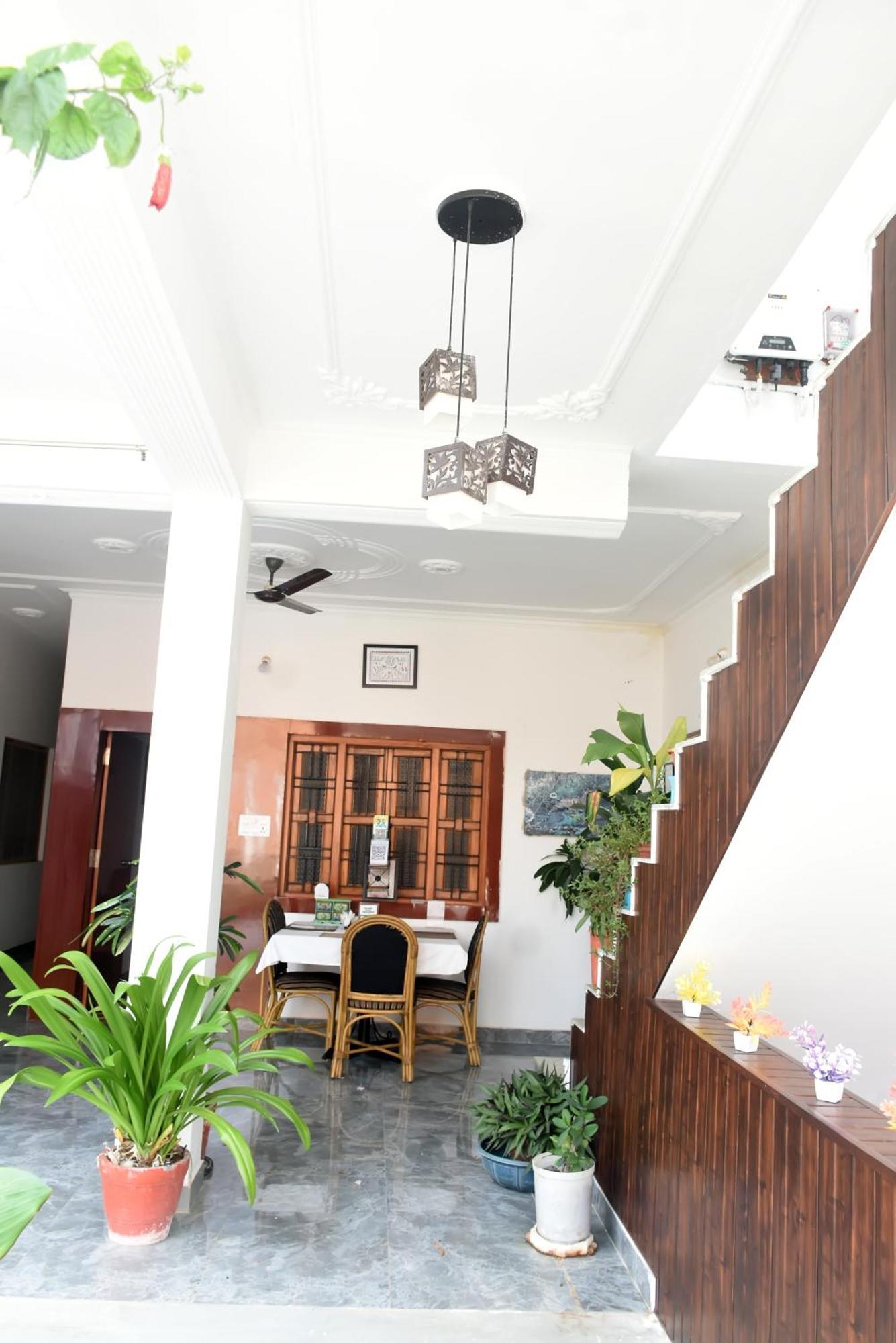 Khajuraho Glory Homestay Exteriör bild
