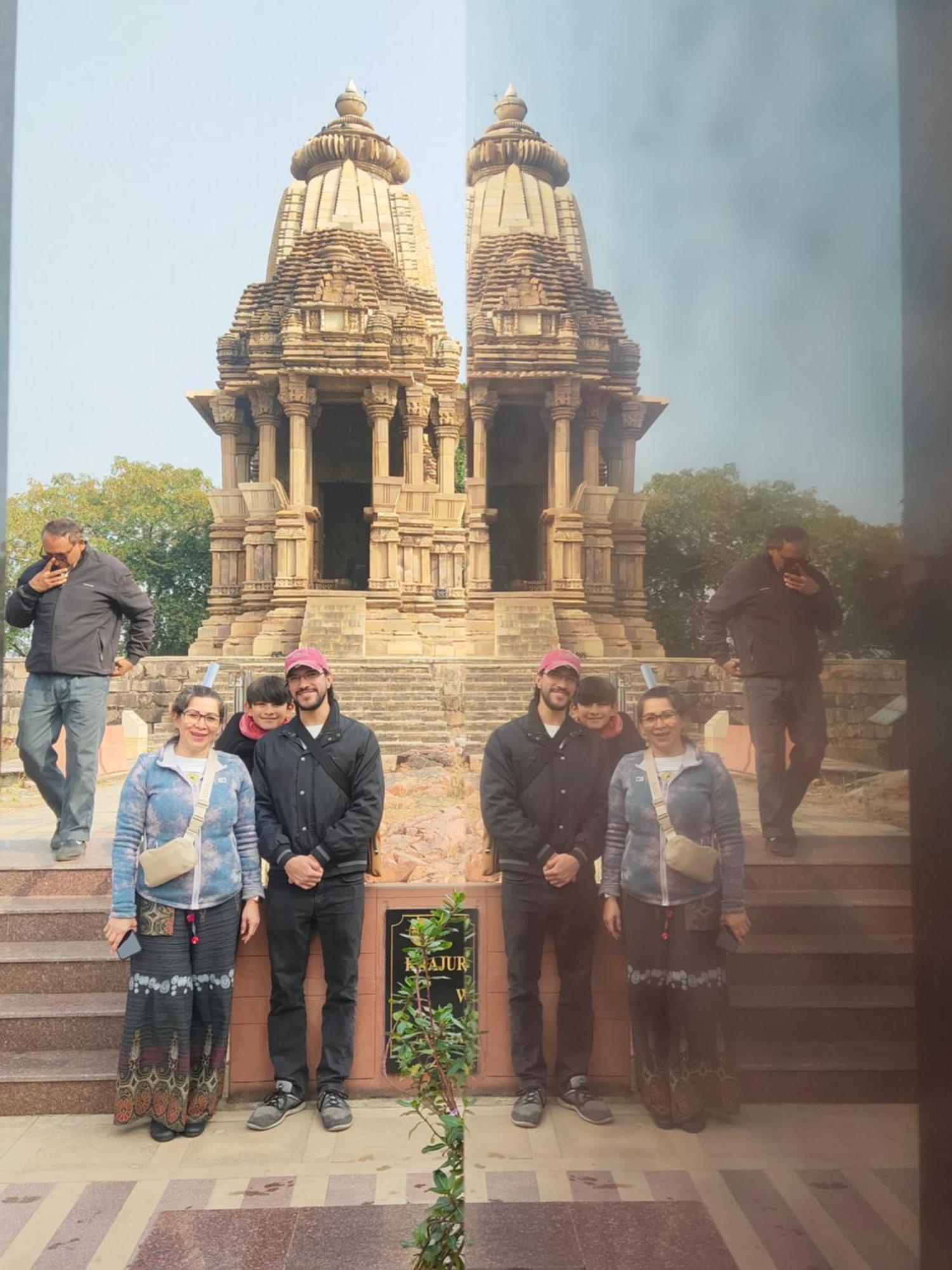 Khajuraho Glory Homestay Exteriör bild